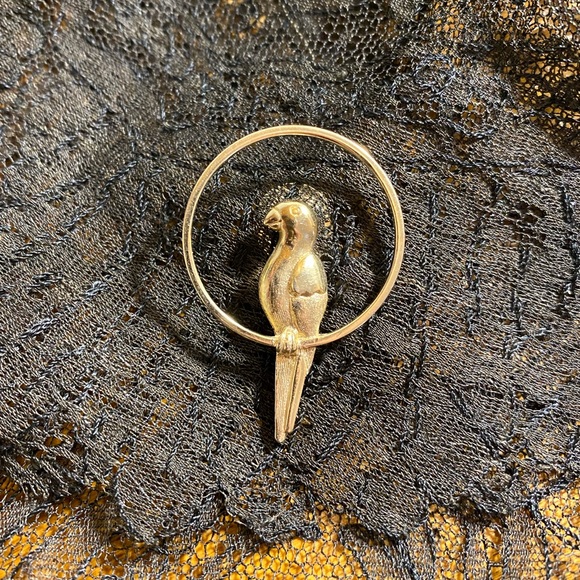 Avon Jewelry - Vintage Avon Gold Tone Perched Bird Brooch